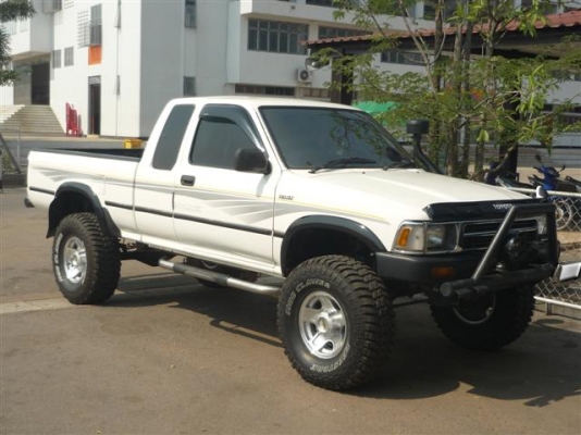 ต้องการขาย toyota mity X  สีขาว ขับ 2 ยกสูง ยาง 33"