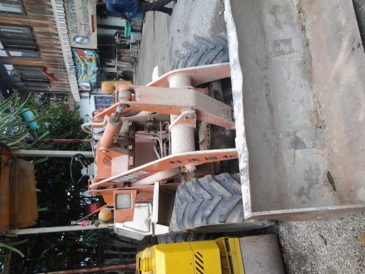 รถตักล้อยางเอวอ่อน  ยี่ห้อ KUBOTA WR350