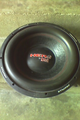 ขายดอกsub 12 นิ้ว  1คู่  ขายแล้วครับขอบคุณพี่เสือมากครับ