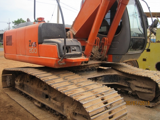 ขายรถแบคโฮ KOMUTSU PC200รุ่น7และรุ่น8