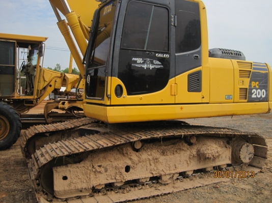 ขายรถแบคโฮ KOMUTSU PC200รุ่น7และรุ่น8
