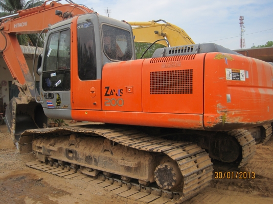 ขายรถแบคโฮ KOMUTSU PC200รุ่น7และรุ่น8