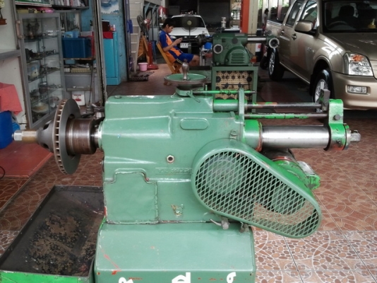 ขายเครื่องเจียร์จานเบรคสวย ๆ  (ดีส เบรค)