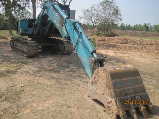 ขายรถแบคโฮ KOBELCO รุ่น2และ KOMUTSU PC71รุ่น7 ราคา650000รถพร้อมใช้งาน