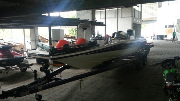 ขายเรือ USA bass 17ฟุต ขายเรือ USA bass 17ฟุต