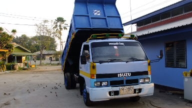 ขาย NPR 115 แรง เครื่องดี เพาเวอร์  กระบะใหม่  มีเกียร์สโสร ช่วงล่างF พร้อมโอน ดั้ม 5คิว