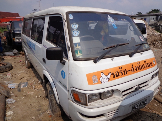 ต้องการขายรถตู้ ไทยรุ่ง