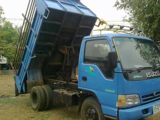 ISUZU NPR 140 HP 4HG1 หกล้อดั๊มพ์ กระบะดั๊มพ์เหล็ก 4 ตันยาว 3.60 เมตรสภาพสวย เครื่องแห้งแรงดีไม่มีเยิ้มเลย ภายในเก๋งสวยครบ แอร์เย็น พวงมาลัยเพาเวอร์ ช่วงล่างเดิมๆคัชซีสวยไม่มีดาม ยาง 8.25 ขอบ 16 สภาพดีพร้อมบรรทุกพร้อมใช้งาน เอกสารทะเบียนภาษีเต็มครบพร้อมโอ
