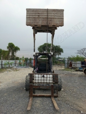 รถตักล้อยาง ยี่ห้อ BOBCAT รุ่น S185// ติดต่อ คุณพนัส 086-329-2935