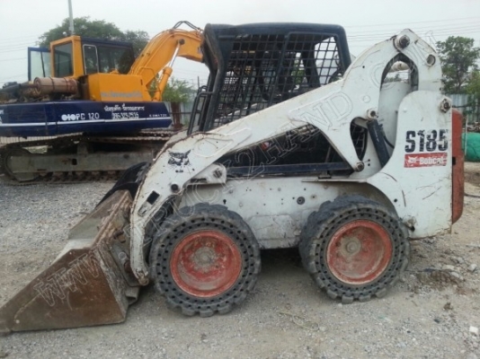 รถตักล้อยาง ยี่ห้อ BOBCAT รุ่น S185// ติดต่อ คุณพนัส 086-329-2935