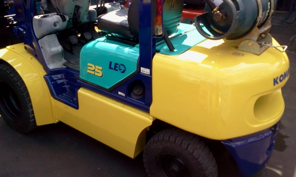 ** FORKLIFT KOMATSU 2.5TON **