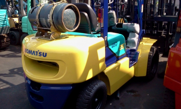 ** FORKLIFT KOMATSU 2.5TON **