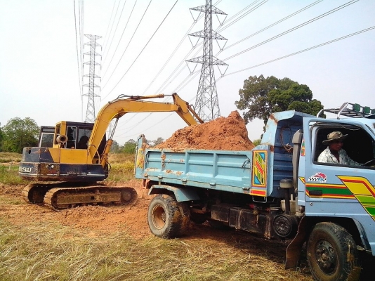 ขายรถแมคโคร KOMATSU PC60 รุ่น 5 ราคาต่อรองได้เยอะๆกันเอง