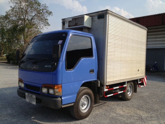 รถบรรทุก 4 ล้อ ISUZU NKR ตู้พร้อมเครื่องทำความเย็น ตู้ระบุในเล่มแล้วเรียบร้อย