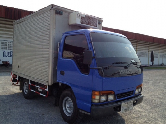 รถบรรทุก 4 ล้อ ISUZU NKR ตู้พร้อมเครื่องทำความเย็น ตู้ระบุในเล่มแล้วเรียบร้อย
