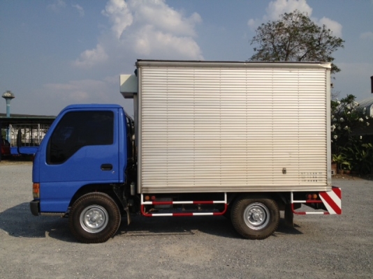 รถบรรทุก 4 ล้อ ISUZU NKR ตู้พร้อมเครื่องทำความเย็น ตู้ระบุในเล่มแล้วเรียบร้อย