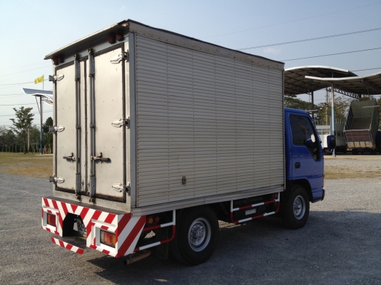 รถบรรทุก 4 ล้อ ISUZU NKR ตู้พร้อมเครื่องทำความเย็น ตู้ระบุในเล่มแล้วเรียบร้อย