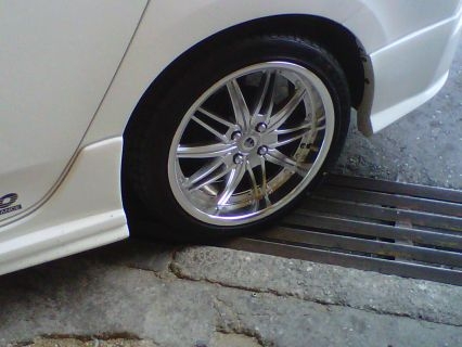 ขายล้อเเนวVIP หน้าตื้นหลังลึก 17X7 et40 4รู100พร้อมยาง