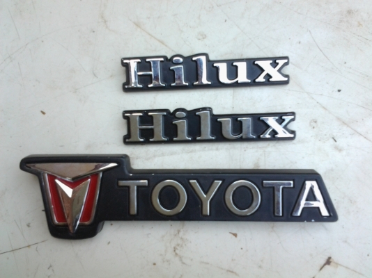 JOECLASSICขายโลโก้RN20  RN25  LN40  ยางขอบประตูRN10  ไฟท้ายRN10  มือเปิดกะบะท้ายสนใจโทรสอบฤามได้...