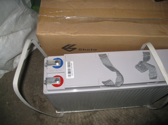 ขาย แบตตอรี่ 12 v  100  AM  2 ลูก 10000 บาท ของใหม่