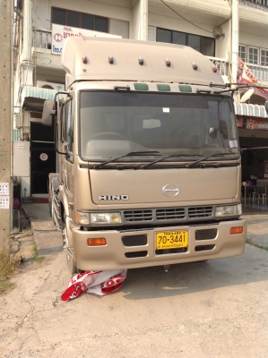 หัว  ลาก  HINO 330  แรง  2เพลา ราคา 1,300,000  บาท