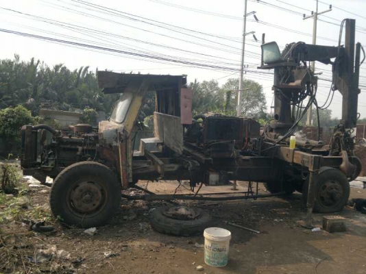 รถหัวยาวพร้อมเฮี๊ยบขยุ้ม