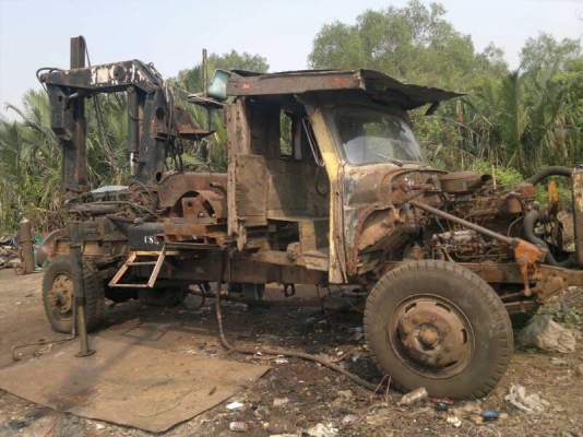 รถหัวยาวพร้อมเฮี๊ยบขยุ้ม