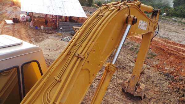 รถแบคโฮ   KOBELCO พร้อมขายค่ะ