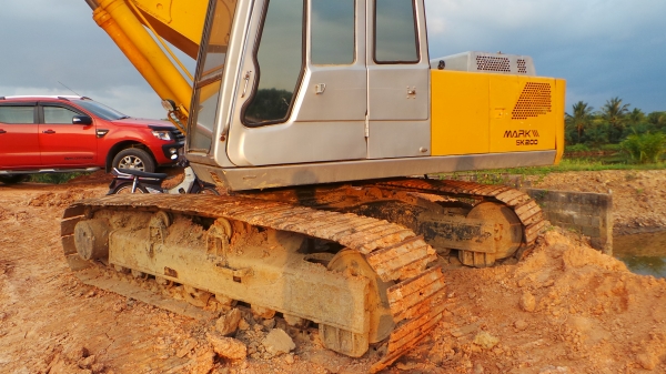 รถแบคโฮ   KOBELCO พร้อมขายค่ะ