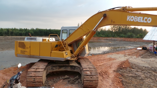 รถแบคโฮ   KOBELCO พร้อมขายค่ะ