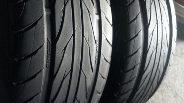 ยางฟอเก้น ดอกหนาๆ 215/45/17 ราคาคู่ละ 2100