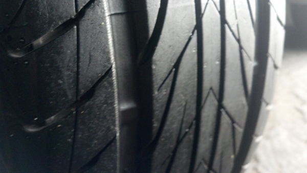 ยางฟอเก้น ดอกหนาๆ 215/45/17 ราคาคู่ละ 2100