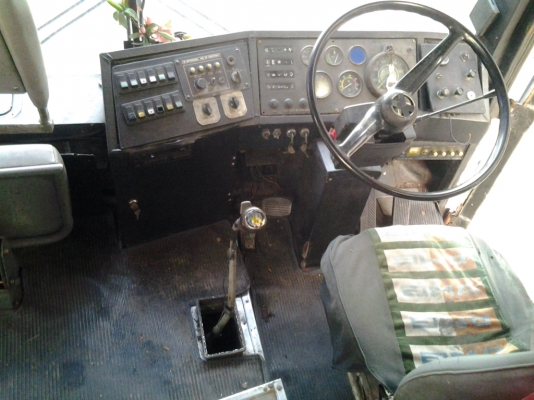 ขายรถบัสแอร์ วอลโว่ B58 ชั้นครึ่ง 12 เมตร 50 ที่นั่ง เครื่อง 260 CC พร้อมเครื่อง ทำแอร์ใหม่ รถสตาร์ททีเดียวติด สีไม่ผุแต่ลอกเป็นแผ่นๆ เพราะจอดนาน มาทดสอบขับดูได้ครับ คัดซีสวย ยางดี ทำสีอย่างเดียว จบเลย ขายถูก 235,000 บาท สนใจติดต่อ คุณสมศักดิ์ ชัยขัติย์ โ