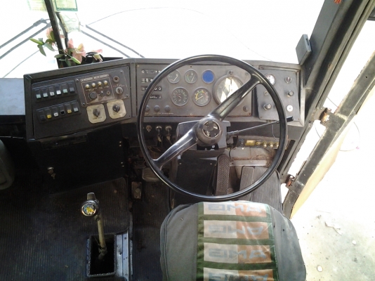 ขายรถบัสแอร์ วอลโว่ B58 ชั้นครึ่ง 12 เมตร 50 ที่นั่ง เครื่อง 260 CC พร้อมเครื่อง ทำแอร์ใหม่ รถสตาร์ททีเดียวติด สีไม่ผุแต่ลอกเป็นแผ่นๆ เพราะจอดนาน มาทดสอบขับดูได้ครับ คัดซีสวย ยางดี ทำสีอย่างเดียว จบเลย ขายถูก 235,000 บาท สนใจติดต่อ คุณสมศักดิ์ ชัยขัติย์ โ