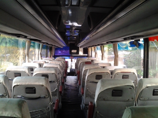 ขายรถบัสแอร์ วอลโว่ B58 ชั้นครึ่ง 12 เมตร 50 ที่นั่ง เครื่อง 260 CC พร้อมเครื่อง ทำแอร์ใหม่ รถสตาร์ททีเดียวติด สีไม่ผุแต่ลอกเป็นแผ่นๆ เพราะจอดนาน มาทดสอบขับดูได้ครับ คัดซีสวย ยางดี ทำสีอย่างเดียว จบเลย ขายถูก 235,000 บาท สนใจติดต่อ คุณสมศักดิ์ ชัยขัติย์ โ