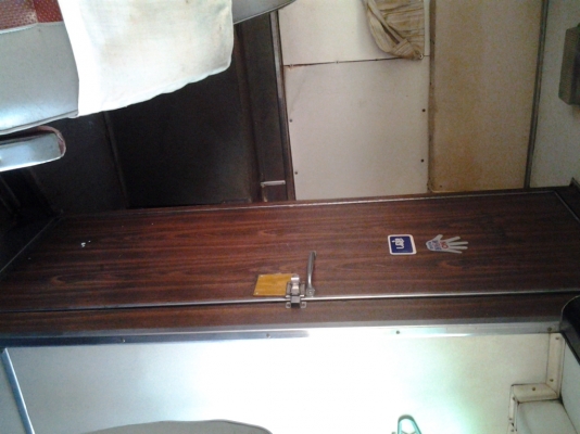 ขายรถบัสแอร์ วอลโว่ B58 ชั้นครึ่ง 12 เมตร 50 ที่นั่ง เครื่อง 260 CC พร้อมเครื่อง ทำแอร์ใหม่ รถสตาร์ททีเดียวติด สีไม่ผุแต่ลอกเป็นแผ่นๆ เพราะจอดนาน มาทดสอบขับดูได้ครับ คัดซีสวย ยางดี ทำสีอย่างเดียว จบเลย ขายถูก 235,000 บาท สนใจติดต่อ คุณสมศักดิ์ ชัยขัติย์ โ