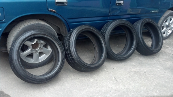 ยางดันลอบปี09 205/45/17 ราคา3300