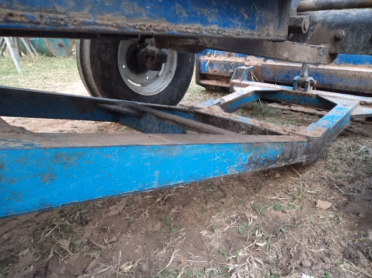 ขายรถไถฟอร์ด6600T3 สภาพสวยพร้อมใช้งานคับเอกสารใบอินวออย์