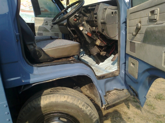 ขายด่วนหกล้อ ISUZU  NKR  พวงมาลัยเพาวเวอร์ รถสวย  เครื่องแห้ง-แน่น-ฟิต ขับดีมากๆครัชซีสวย ประหยัดน้ำมันเยี่ยมยาว4.30เมตร ยาง750.16