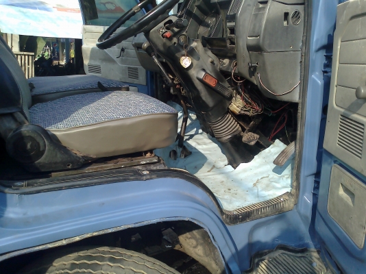 ขายด่วนหกล้อ ISUZU  NKR  พวงมาลัยเพาวเวอร์ รถสวย  เครื่องแห้ง-แน่น-ฟิต ขับดีมากๆครัชซีสวย ประหยัดน้ำมันเยี่ยมยาว4.30เมตร ยาง750.16