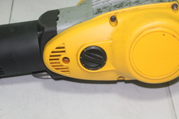 เครื่องสกัดคอนกรีต DEWALT รุ่น D25900K 1500w สภาพดีมากๆครับ