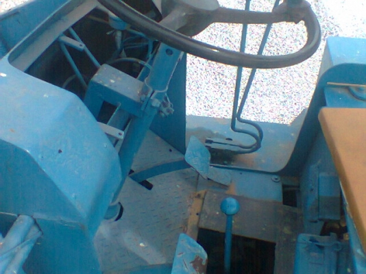 ขายรถตักล้อยาง6ล้อ ตักใส่10ล้อได้ ติดต่อได้ที่คุณ อ๊อฟ พิจิตร 086-737-9991