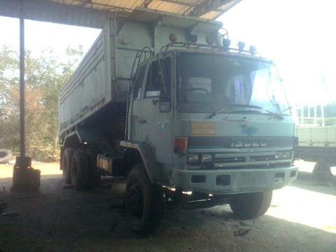 ขายISUZU 240นางฟ้าแท้ดั๊ม สภาพสวยพร้อมใช้ ติดต่อได้ที่คุณอ๊อฟ พิจิตร 086-737-9991