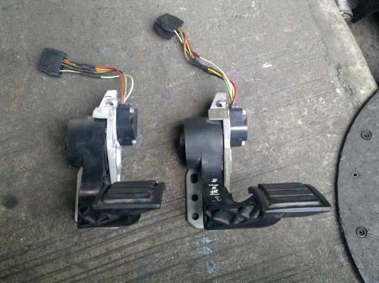 ขายเซนต์เซอร์ขาคันเร่ง VOLVO FM 12,FM13, FH, BUS,FM10