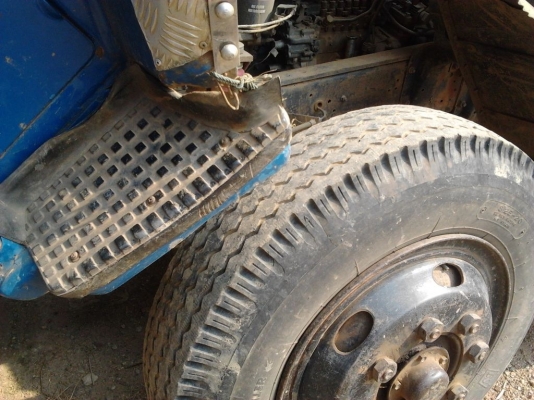 เทเลอร์บรรทุกรถเกี่ยว FUSO 195 HP(เตี้ย) ยาง 825-16 ใหม่ 10 เส้น  2 เพลา