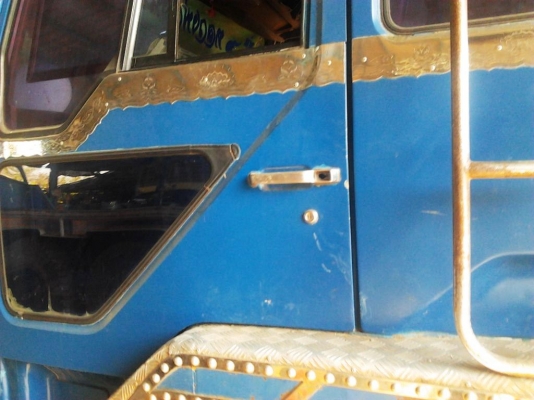 เทเลอร์บรรทุกรถเกี่ยว FUSO 195 HP(เตี้ย) ยาง 825-16 ใหม่ 10 เส้น  2 เพลา