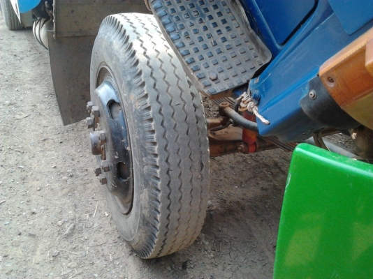 เทเลอร์บรรทุกรถเกี่ยว FUSO 195 HP(เตี้ย) ยาง 825-16 ใหม่ 10 เส้น  2 เพลา