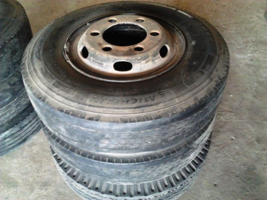 ยาง 750-16 เรเดียล พร้อมกะทะ 6 น๊อต (เปอร์เซ็นต์)