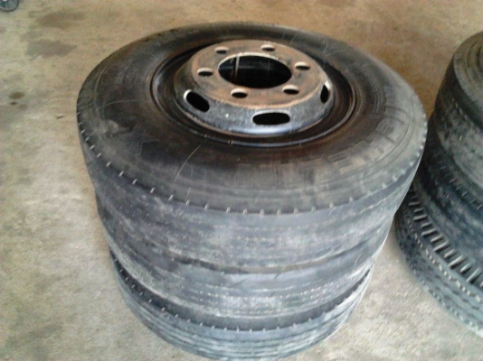 ยาง 750-16 เรเดียล พร้อมกะทะ 6 น๊อต (เปอร์เซ็นต์)