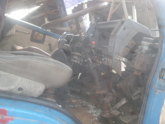 ขาย KS 32 วางหัวชีตาร์ เครื่อง 4BD1 ฝาดำเครื่อง่ดี แชชซีมีดามขายถูกๆไปเลยครับ ขาย KS 32 วางหัวชีตาร์ เครื่อง 4BD1 ฝาดำเครื่อง่ดี แชชซีมีดามขายถูกๆไปเลยครับ